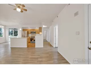 Photo #4: 1009098 Listing