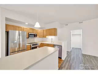 Photo #6: 1009098 Listing