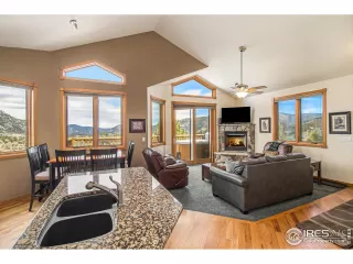 Photo #2: 1009117 Listing