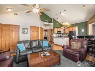 Photo #5: 1009117 Listing