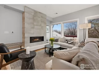 Photo #2: 1009130 Listing