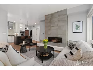 Photo #3: 1009130 Listing