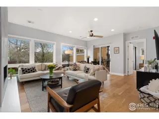 Photo #4: 1009130 Listing