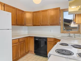 Photo #6: 1009151 Listing