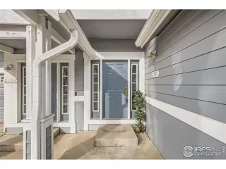 Photo #2: 1009197 Listing