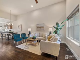 Photo #3: 1009245 Listing