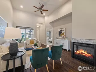 Photo #4: 1009245 Listing