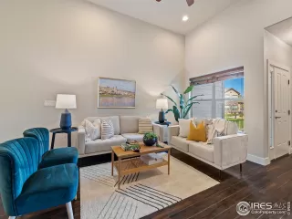 Photo #5: 1009245 Listing