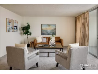 Photo #3: 1009248 Listing