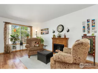 Photo #4: 1009249 Listing