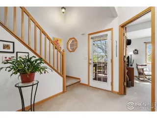 Photo #6: 1009249 Listing