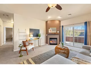 Photo #5: 1009293 Listing