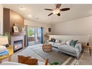 Photo #6: 1009293 Listing