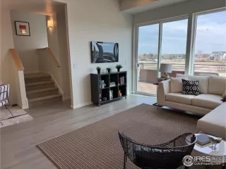 Photo #6: 1009354 Listing