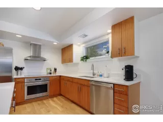 Photo #4: 1009394 Listing 