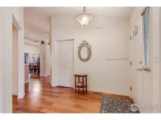 Photo #4: 1009423 Listing