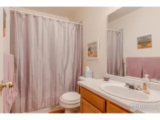 Photo #6: 1009423 Listing