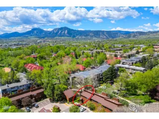 Photo #4: 1009477 Listing