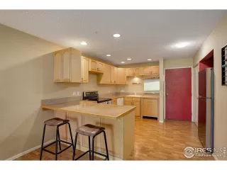 Photo #5: 1009517 Listing