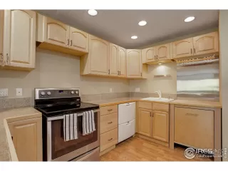 Photo #6: 1009517 Listing