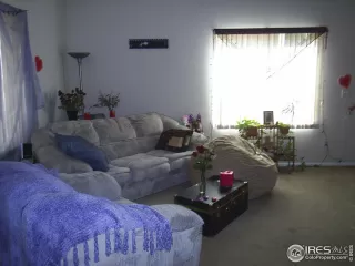 Photo #4: 1009576 Listing