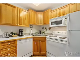 Photo #5: 1009593 Listing 