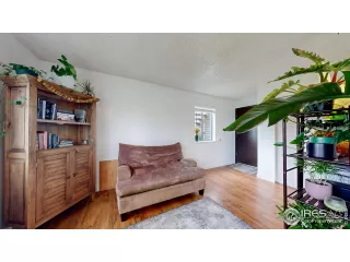 Photo #3: 1009637 Listing