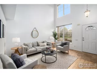 Photo #3: 1009669 Listing