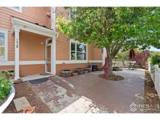 Photo #1: 1009742 Listing