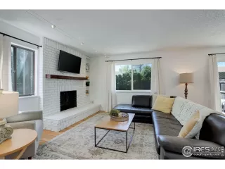 Photo #2: 1009783 Listing