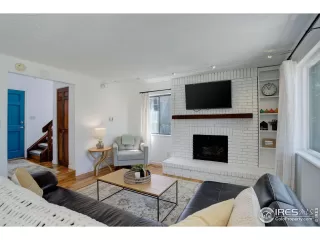 Photo #4: 1009783 Listing