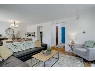 Photo #5: 1009783 Listing