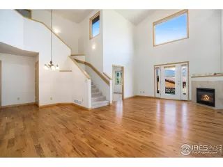 Photo #5: 1009784 Listing