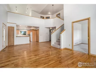 Photo #6: 1009784 Listing