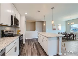 Photo #2: 1009844 Listing