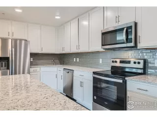 Photo #3: 1009844 Listing