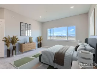 Photo #6: 1009844 Listing