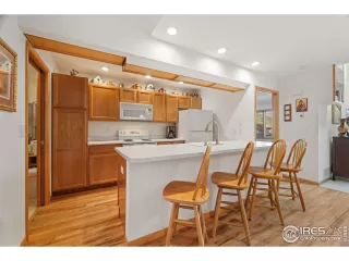 Photo #4: 1010127 Listing