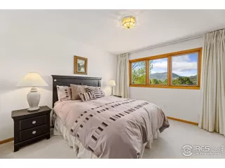 Photo #6: 1010127 Listing