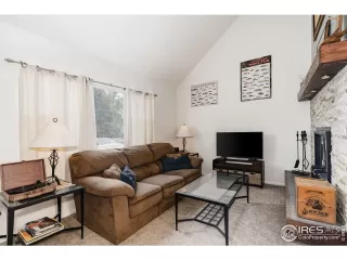 Photo #4: 1010240 Listing