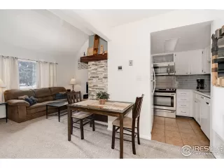 Photo #6: 1010240 Listing