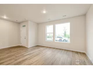 Photo #4: 1010311 Listing