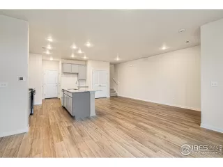 Photo #6: 1010311 Listing