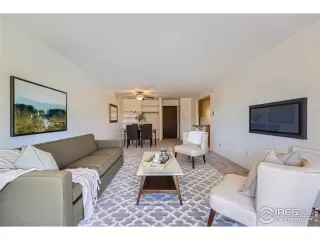 Photo #6: 1010335 Listing