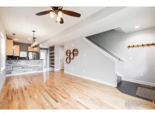 Photo #2: 1010365 Listing