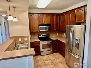 Photo #4: 1010453 Listing