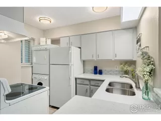 Photo #2: 1010454 Listing