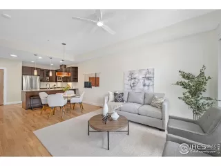 Photo #4: 1010472 Listing