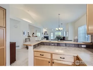 Photo #6: 1010505 Listing