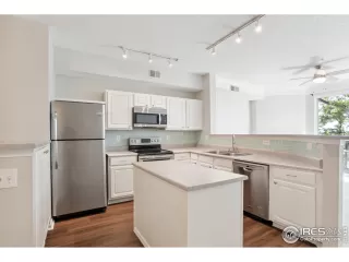 Photo #5: 1010526 Listing